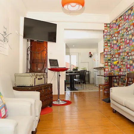 Santos Hostel - Lisboa Хостел *