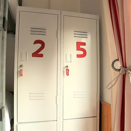 Santos Hostel - Lisboa Лісабон